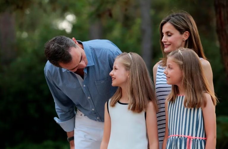 “Letizia tiene tensión con todo el mundo, ha destruido a la Familia Real”: las duras palabras de Peñafiel contra la reina