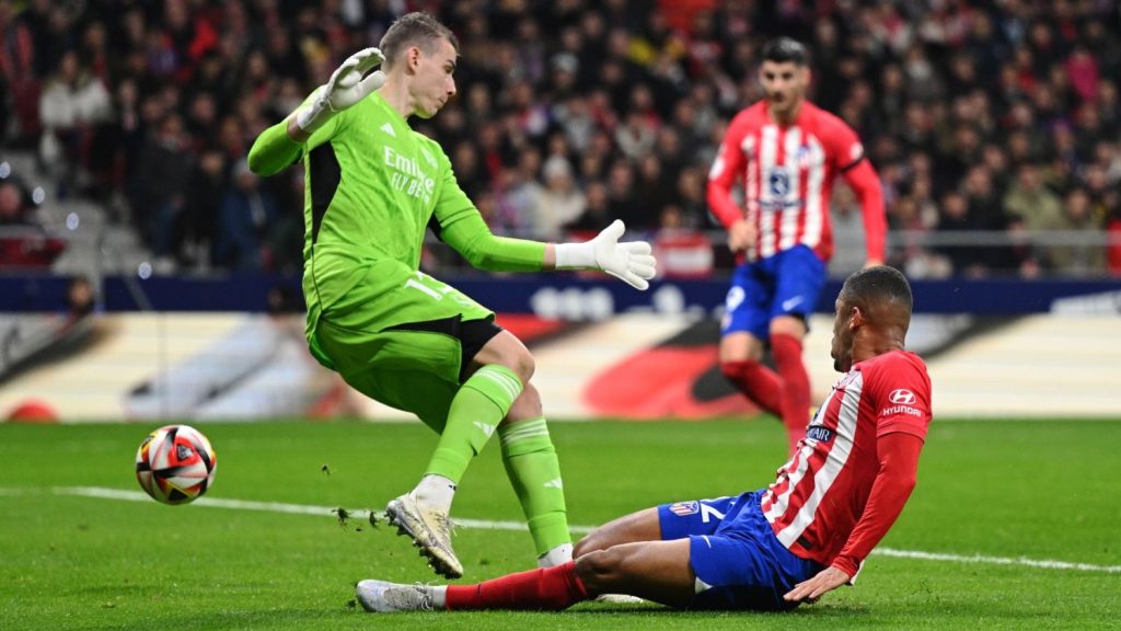 Conoce a Anastasia Tamazova, la mujer de Lunin que se mete en la guerra de la portería del Real Madrid 54 La actualidad de Lunin