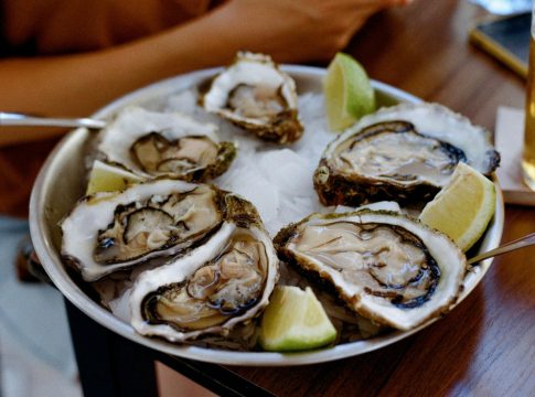 Las ostras, otro plato infaltable entre los favoritos de David Beckham David Beckham revela el alimento español que le vuelve loco