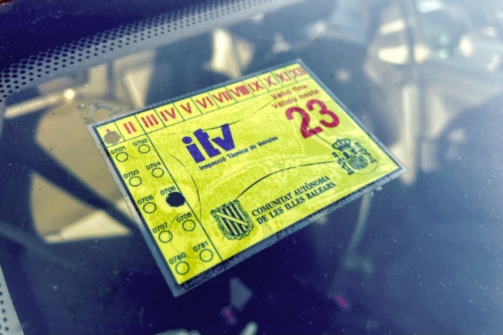 Un símbolo que lleva desde 1993 en los parabrisas