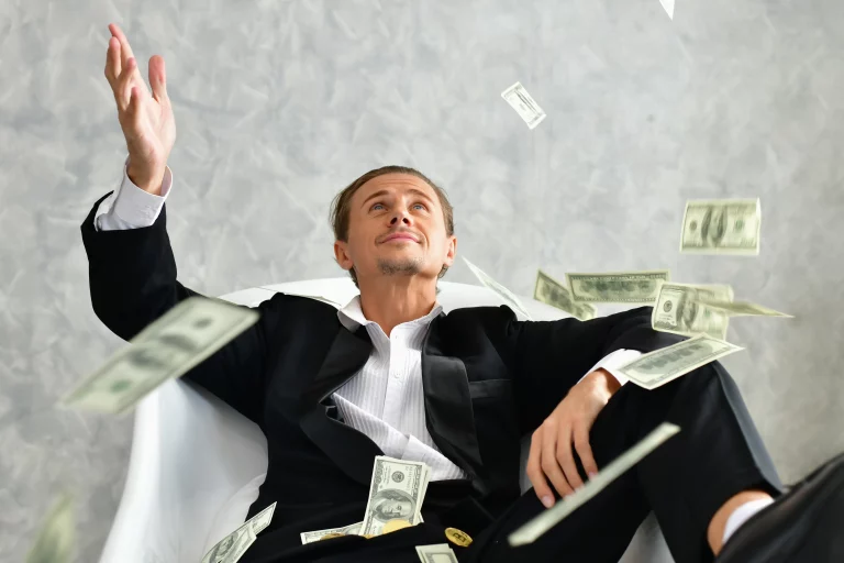 ¿Cuánto tienes que cobrar en España para ser de clase alta? La OCDE responde