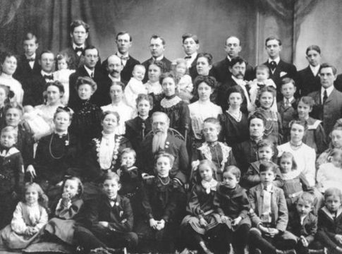 No te lo creerás: el número de hijos que tuvo la mujer que más veces ha sido madre en la historia