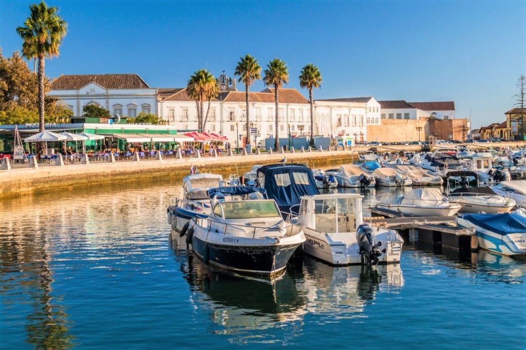 Planificación del viaje a Faro: mejor época, transporte y alojamiento