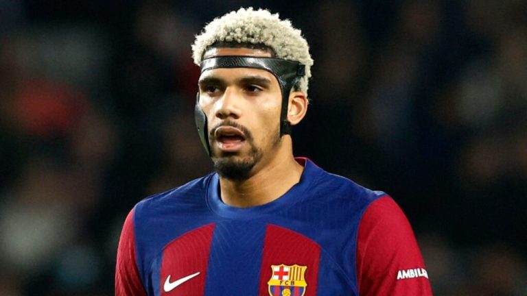 Araújo arranca la guerra psicológica para frenar a Mbappé