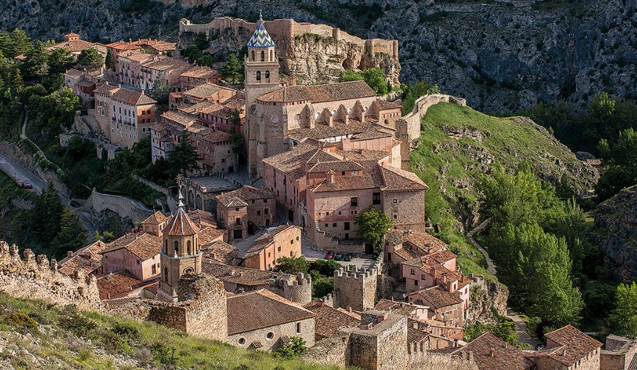 Prepara una escapada de San Valentín Los 8 mejores destinos de España para celebrar el día del amor