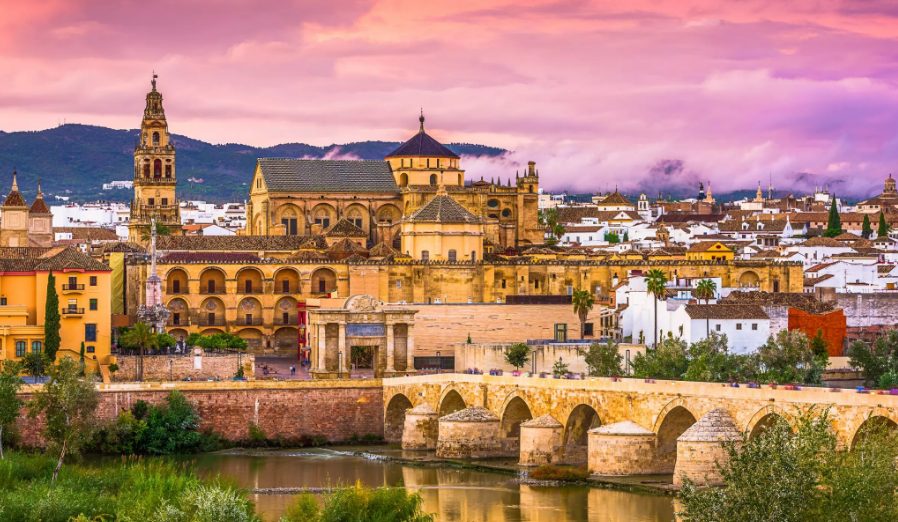 Prepara una escapada de San Valentín Los 8 mejores destinos de España para celebrar el día del amor