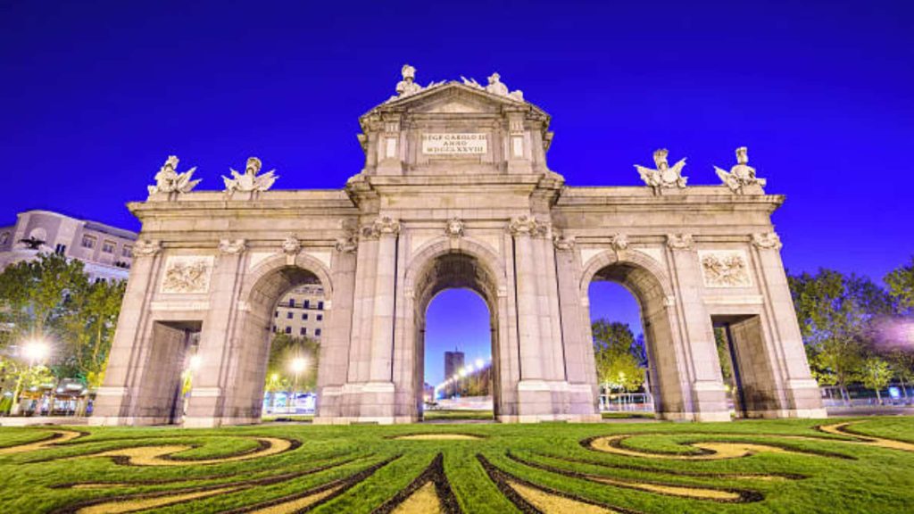 Reproches entre Sanz y Maestre por el bulevar del Paisaje de la Luz 115 Madrid