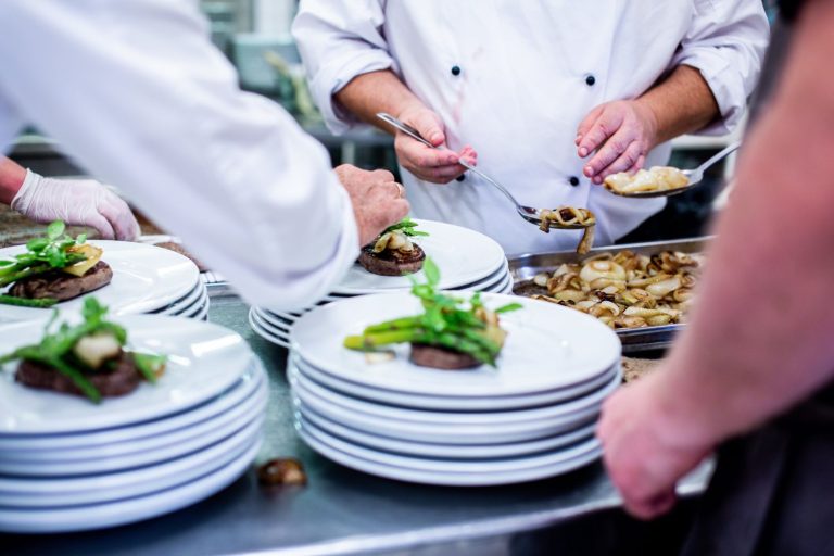 El documental del restaurante estrella Michelin del pueblo de 40 habitantes de Huesca llega a los cines