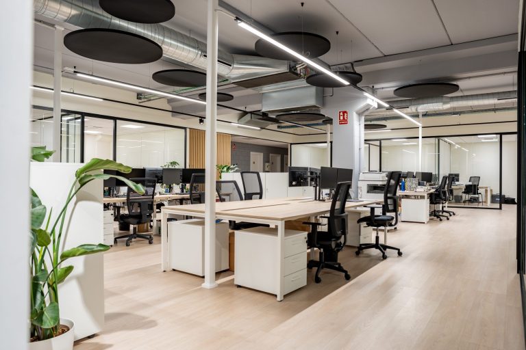 Efik lidera la reforma de oficinas y locales comerciales con innovación y sostenibilidad