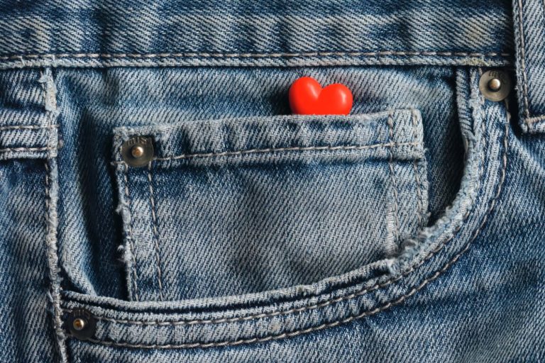 ¿Sabes para qué se usa el bolsillo pequeñito de los pantalones vaqueros?