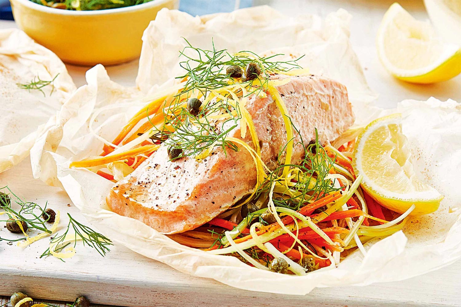 Salmón en papillote: una receta al horno fácil, ligera y saludable 3 UN PLATO VERSÁTIL Y SALUDABLE
