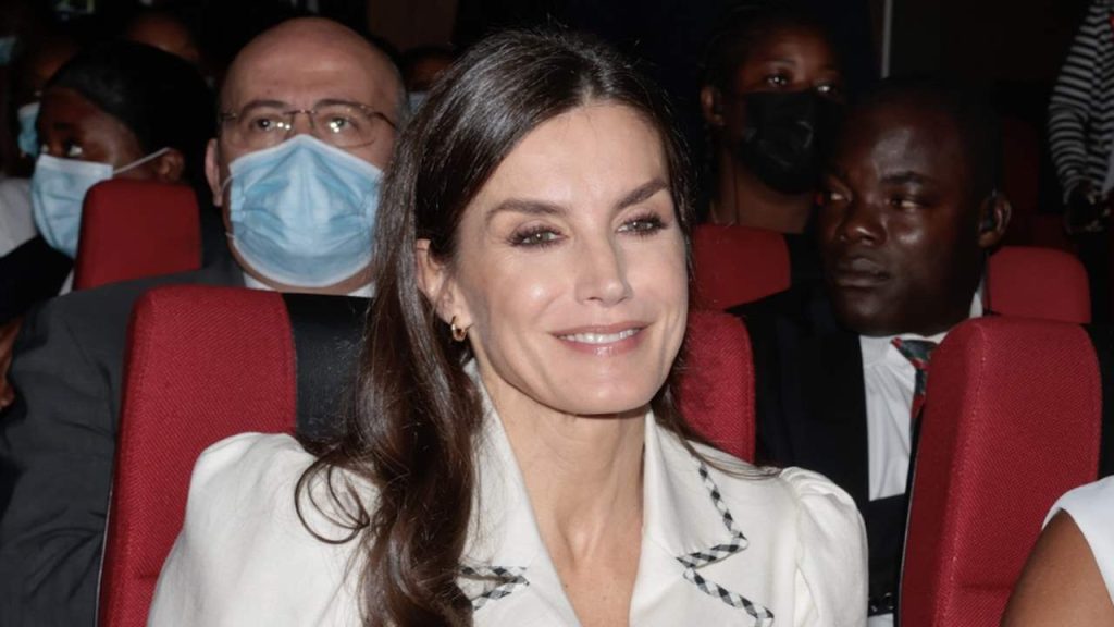 No importa cuánto se esfuerce la reina Leticia, la polémica continúa