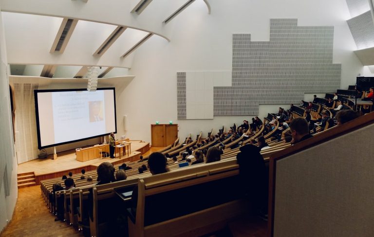 ¿Por qué estudiar en la UNEMI? 10 ventajas de elegir una de las mejores universidades de Latinoamérica