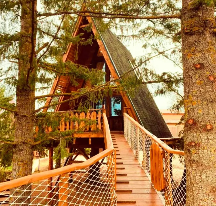 Los 5 mejores glampings de España: la guía definitiva para 2024 3 Xalet de prades