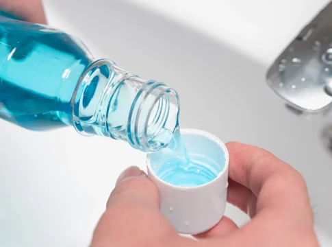 ¡Alerta sanitaria! Ordenan la retirada de este enjuague bucal en España ¡Alerta sanitaria! Ordenan la retirada de este enjuague bucal en España