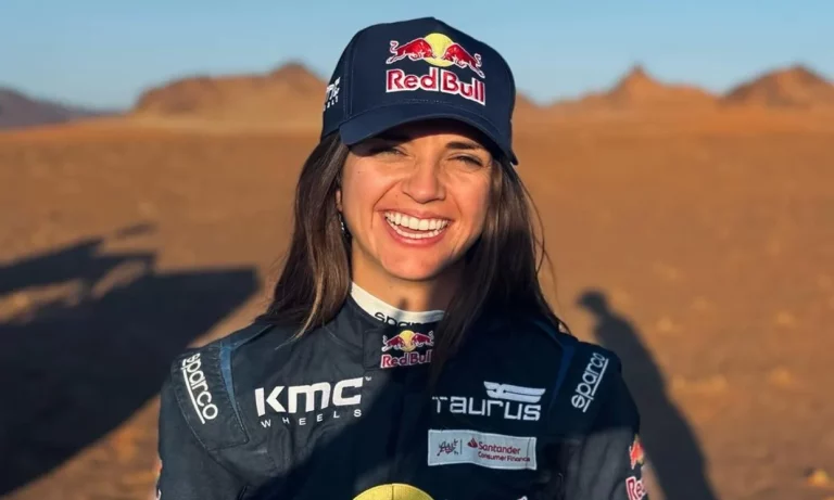 Dentista y piloto, así es Cristina Gutiérrez, la primera española en ganar el Dakar
