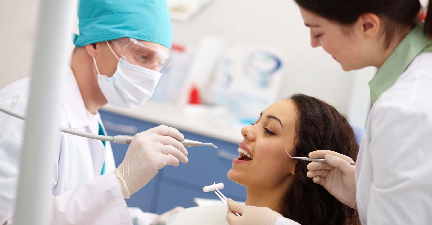 VISITAS AL DENTISTA: TU ALIADO CONTRA LAS CARIES
