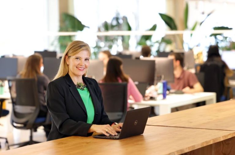 La directora general de Angelini Pharma España, Olga Insua, asume la dirección de la compañía en Portugal