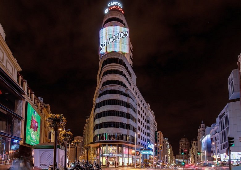 Los cines que apuestan por transformarse en espacio para espectáculos en vivo 1 fachada principal del