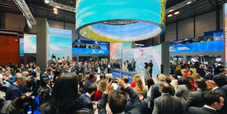 Las agencias de viaje en Fitur se preparan para un 2024 mejor que el 2023