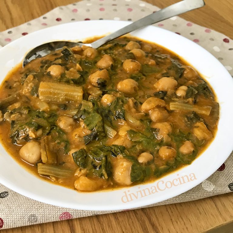El guiso de garbanzos con acelgas de la abuela para los días de invierno