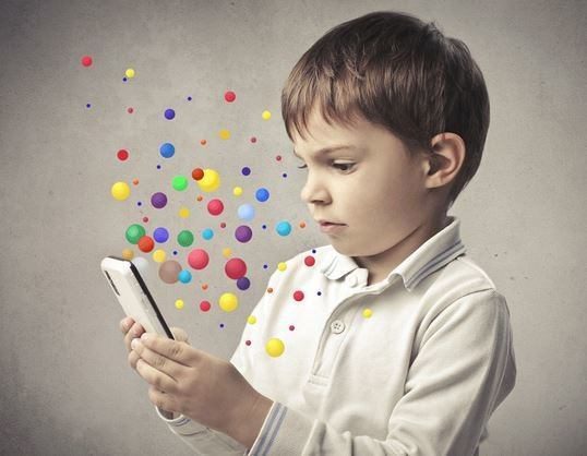 La ciudad española más enganchada al móvil, con más de 4 horas solo de WhatsApp