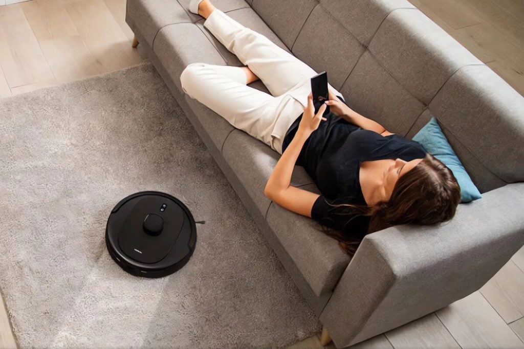 MediaMarkt rebaja más de un 50 % el robot aspirador que también friega el suelo 147 image 72 3
