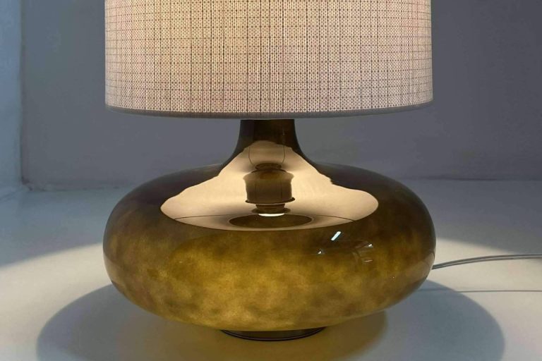 Home Switch Home, empresa fabricante de lámparas con bases de cristal iluminadas