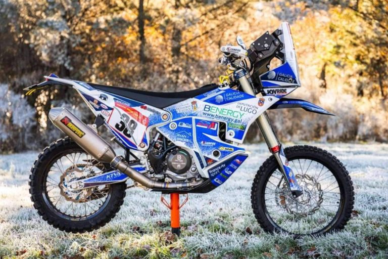 ADHESIVOSEMBARRADOS y su amplio catálogo de adhesivos personalizados para el mundo del motor