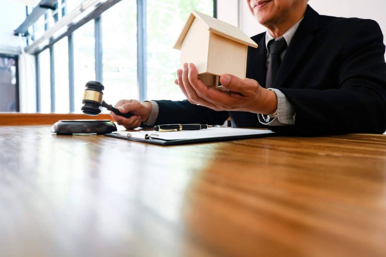 ¿Es realmente una buena idea comprar una propiedad en remate?