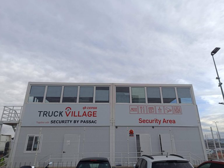 El empresario Raúl Esteban Herranz partícipe en el primer Truck Village de CEPSA en España