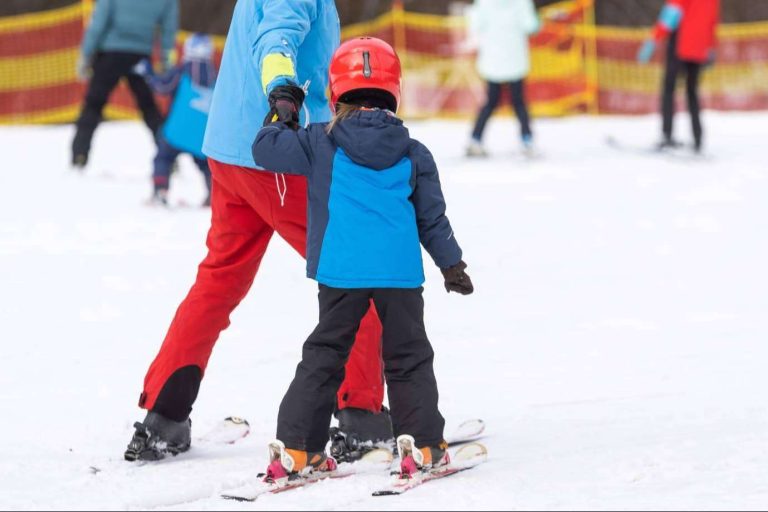 Para niños, alquiler de monos de nieve en Sierra Nevada Adventure & Ski