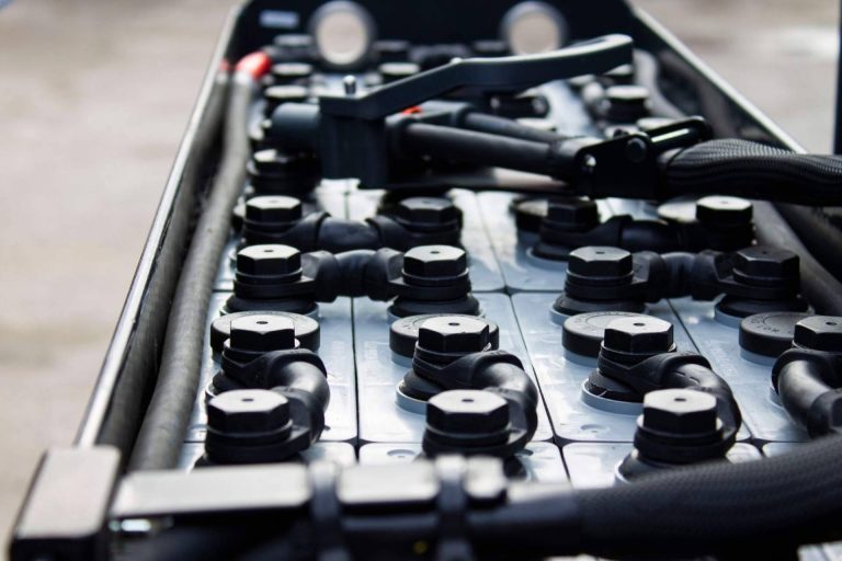 Paso a paso de la preparación de baterías de tracción, con Baterías y Amperios