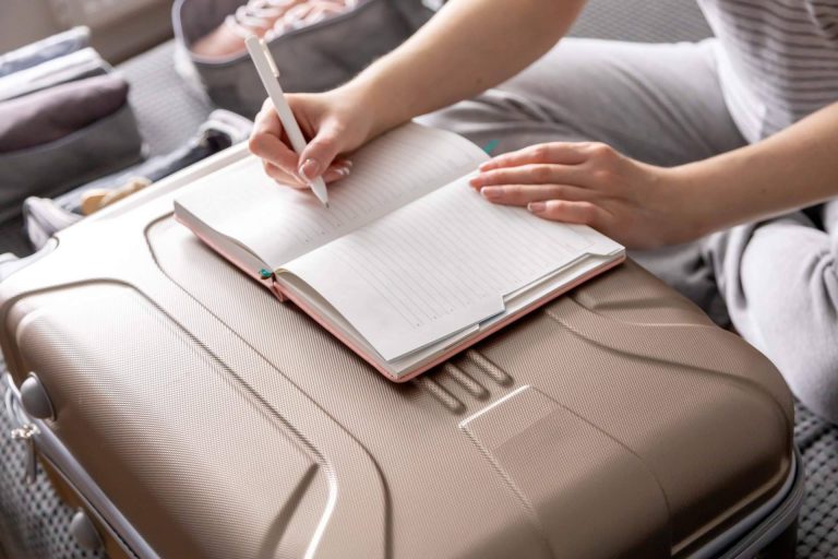 Asesoramiento adaptado a las necesidades de cada persona por Kenlu Travel, una agencia de viajes en Betanzos