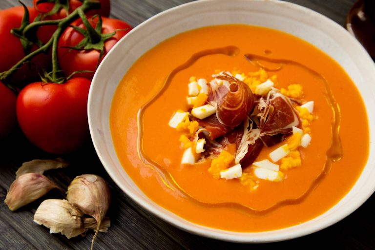 ¿Cuál es la receta del salmorejo cordobés?