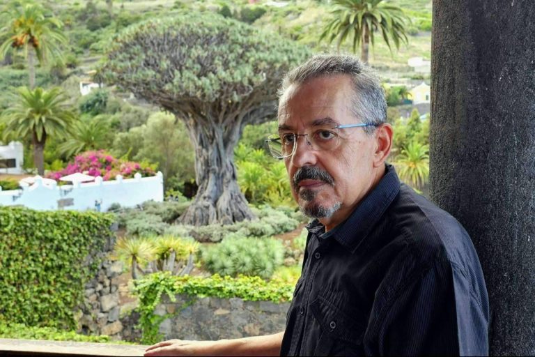 Félix Luis Fuentes publica ‘Del volcán a San Borondón’, una novela original y entretenida