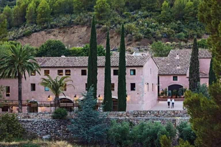 Terra Dominicata ofrece escapadas románticas en un hotel en el Priorat