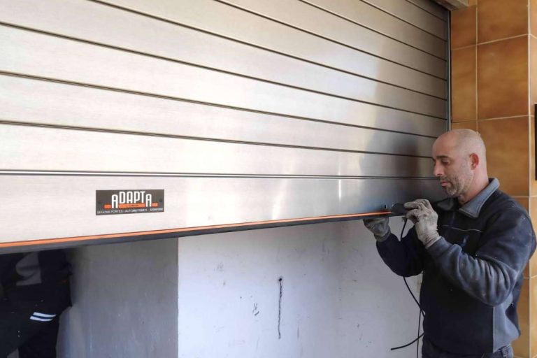 Segova; instalación, motorización y mantenimiento de puertas metálicas