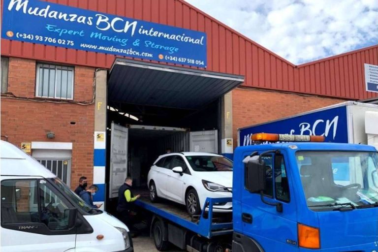 Traslado de vehículos en contenedores marítimos, con Mudanzas BCN Internacional