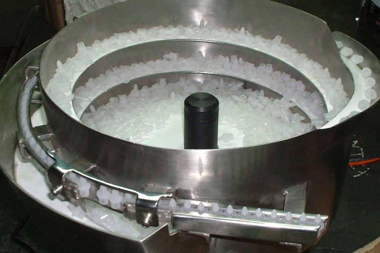 La compañía Aplicaciones Vibrantes cuenta con un equipo experto en fabricación de equipos vibratorios