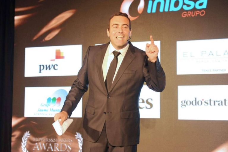 Dominar y monetizar el arte de la oratoria con COMUNICAZYON; EL LIBRO (en mayúsculas)