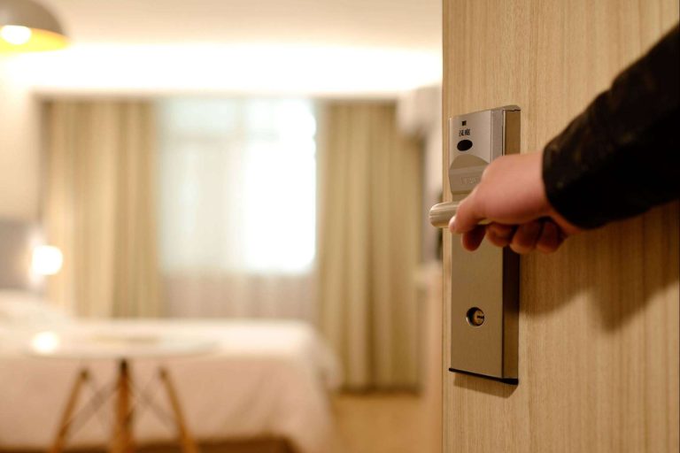 Revolución hotelera en FITUR 2024 con EISI HOTEL