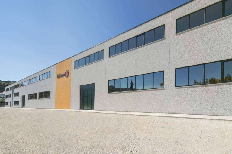 Belltron, dedicados desde el 1982 a la comercialización de productos electrónicos para iglesias