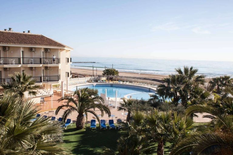 Alojarse en el Puig de Santamaria con Valhotel y disfrutar de tiempo libre de calidad