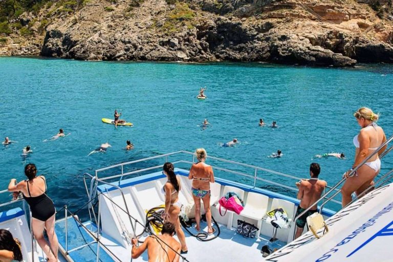 Cruceros por San Antonio con diversas actividades, por Float Your Boat