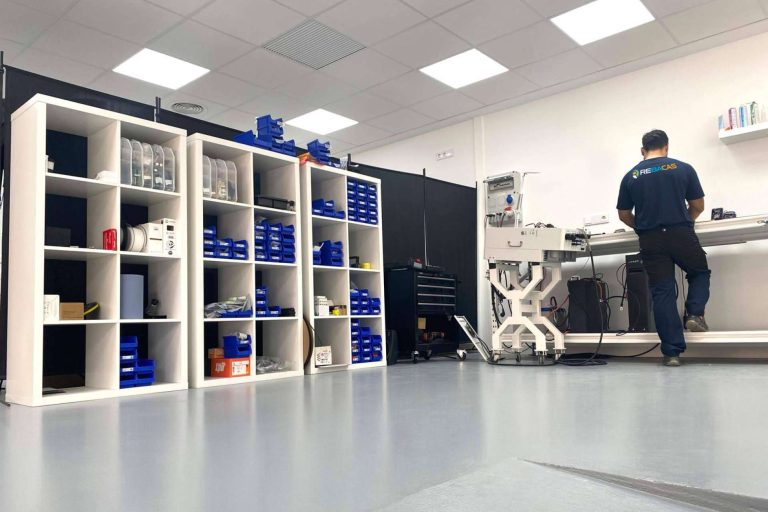 Rebacas da el salto a los sistemas industriales a gran escala en fotovoltaica con baterías de litio