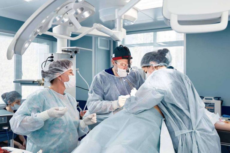 La batalla contra la obesidad y el exceso de peso, liderada por el Dr. Gabriel Cubillos