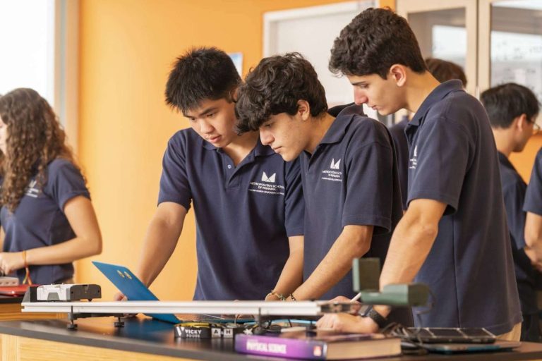 Conocer el programa BI en inglés en Panamá