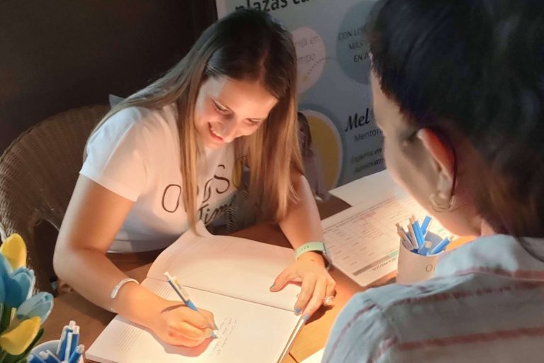 Con los resúmenes OposTime se pueden aprobar las oposiciones de la Administración General del Estado (AGE) en tiempo récord