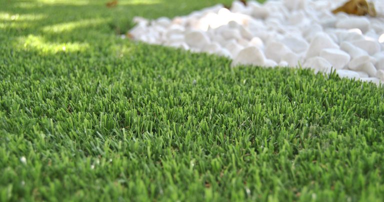 Albergrass explica las ventajas del césped artificial para el hogar